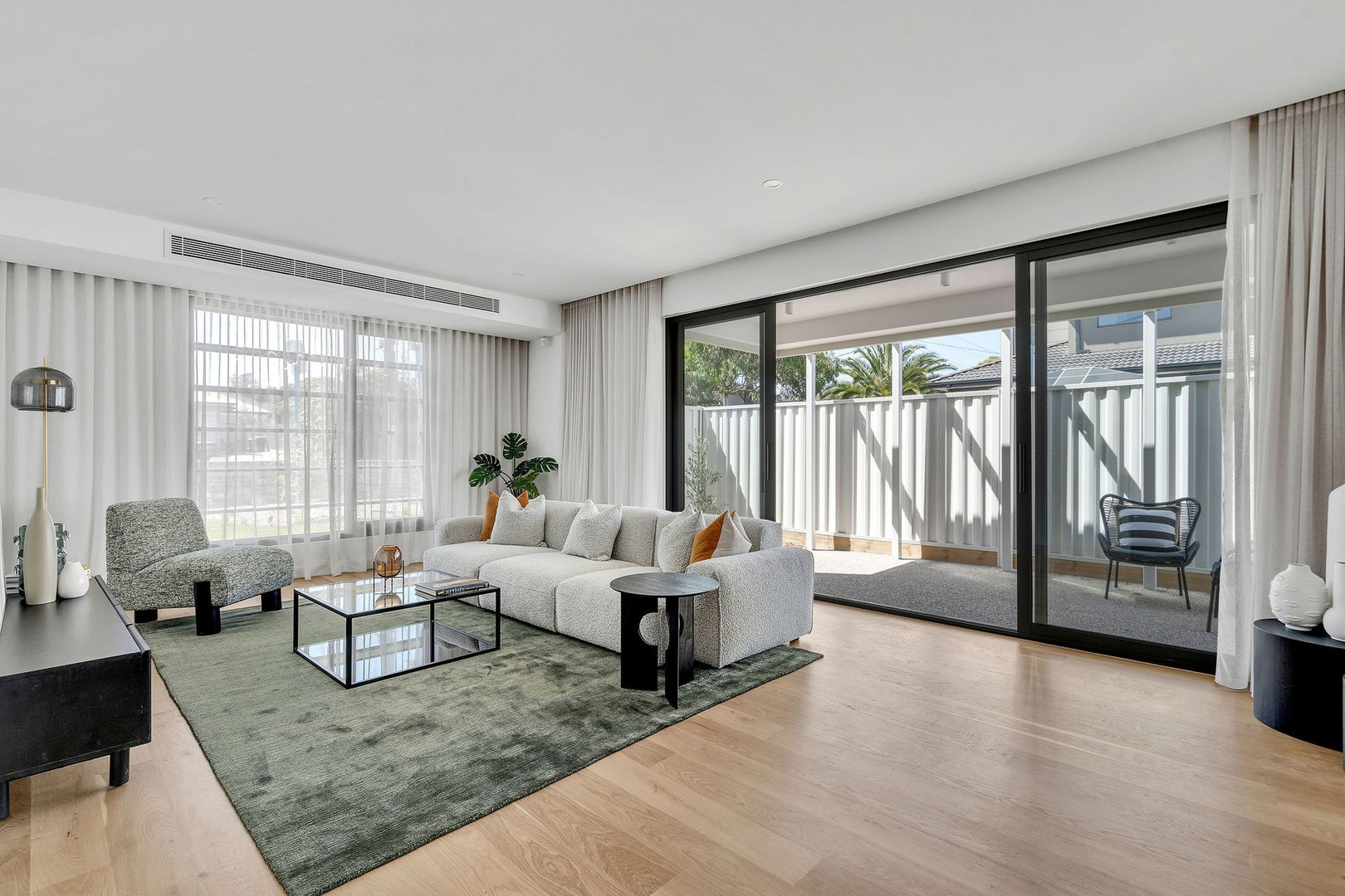 4-panel Sliding Doors